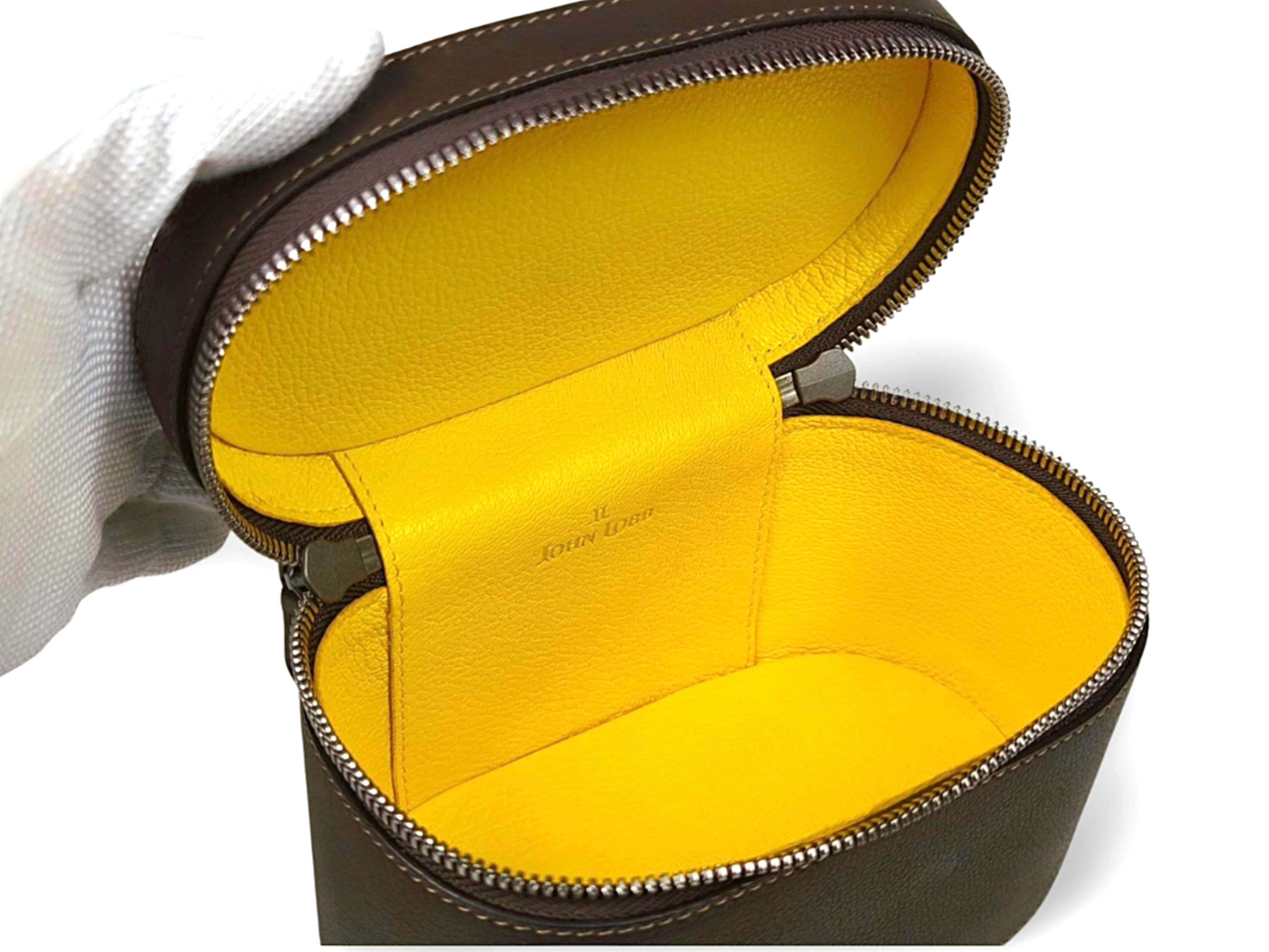 ☆幻のレア・黄箱時代・新品未使用☆ ジョンロブ トラベルケース