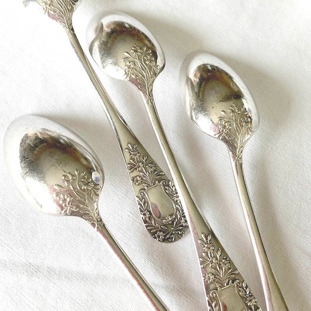 シンプルなカフェスプーン 　ティースプーン　忘れな草 　シンプルデザイン　12TWbb6