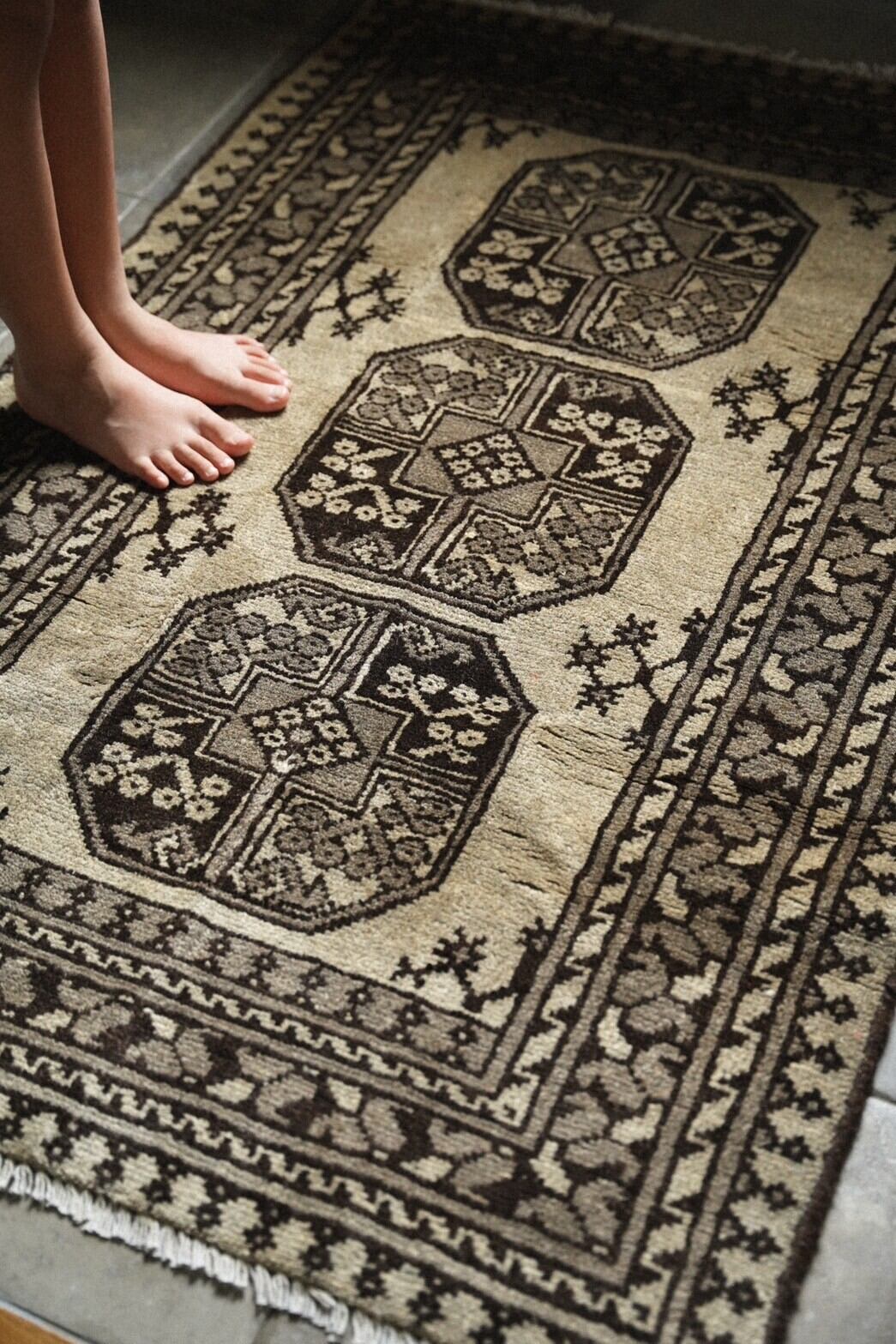 1353-Vintage Turkmen rug