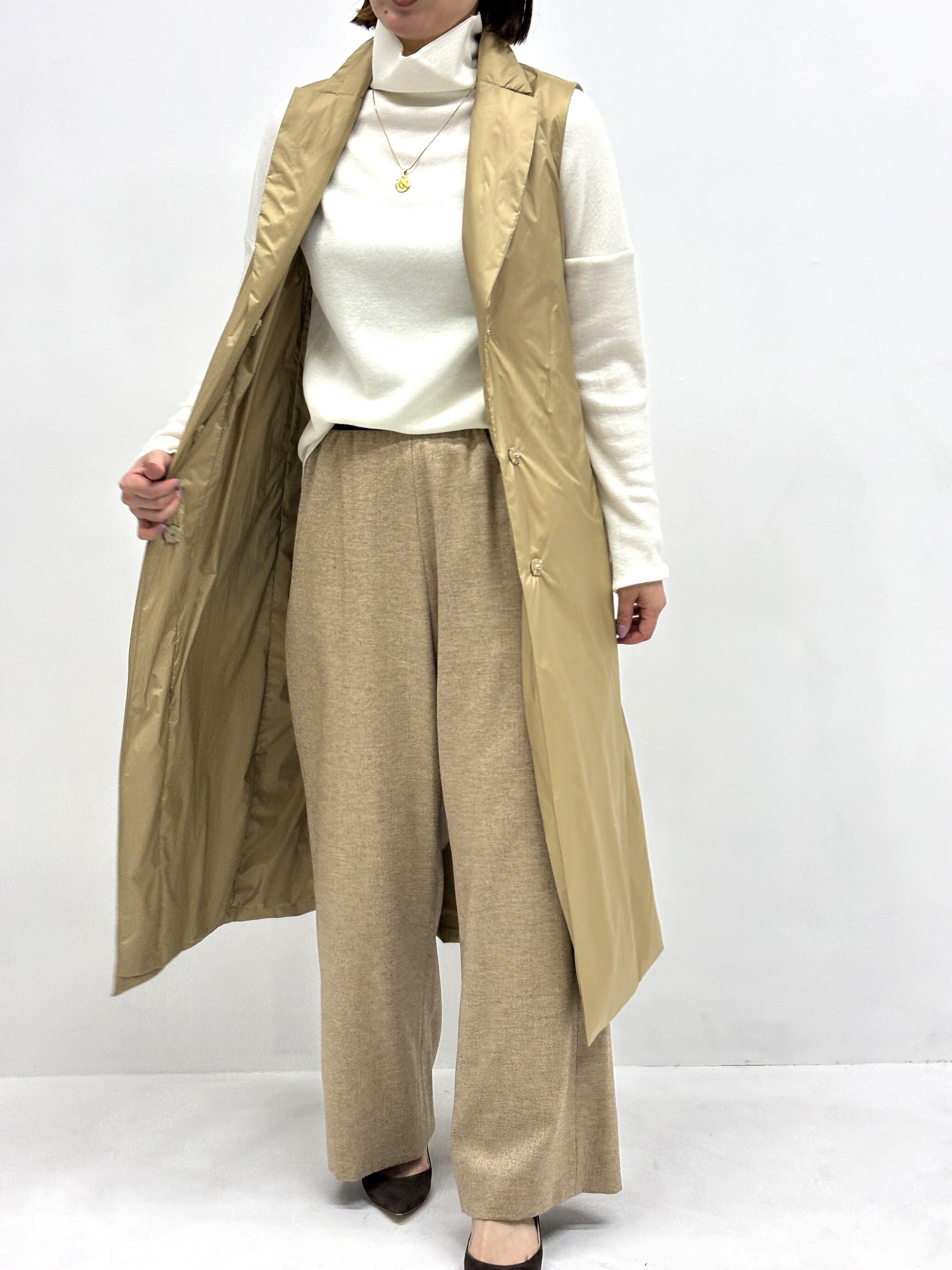 VICTORYハイネックニット(アイボリー)