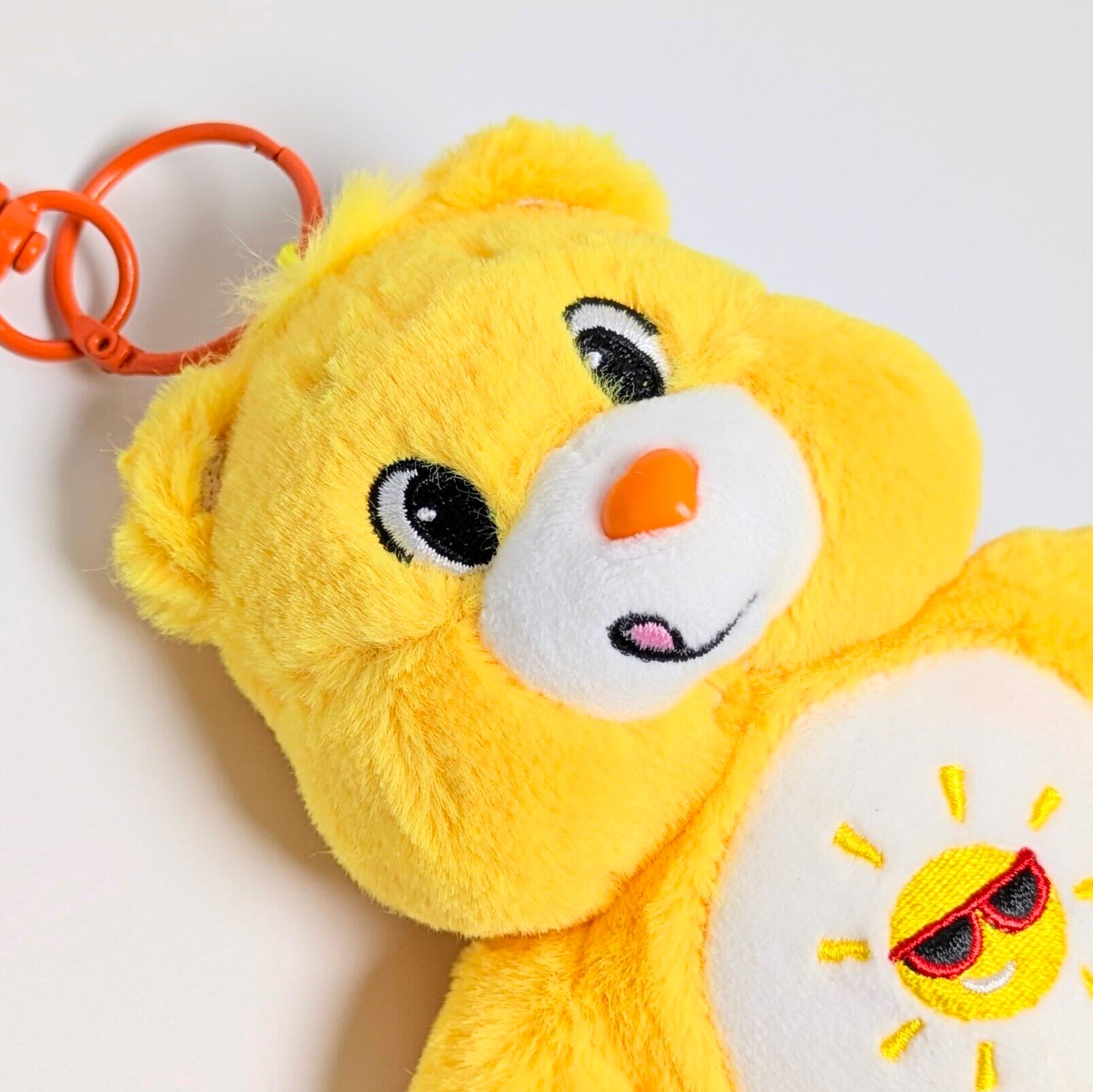 【 Care Bears（ケアベア）】 『 Funshine Bear ファンシャインベア 』ぬいぐるみキーホルダー / plush keyholder〚アメリカン雑貨 アメトイ〛