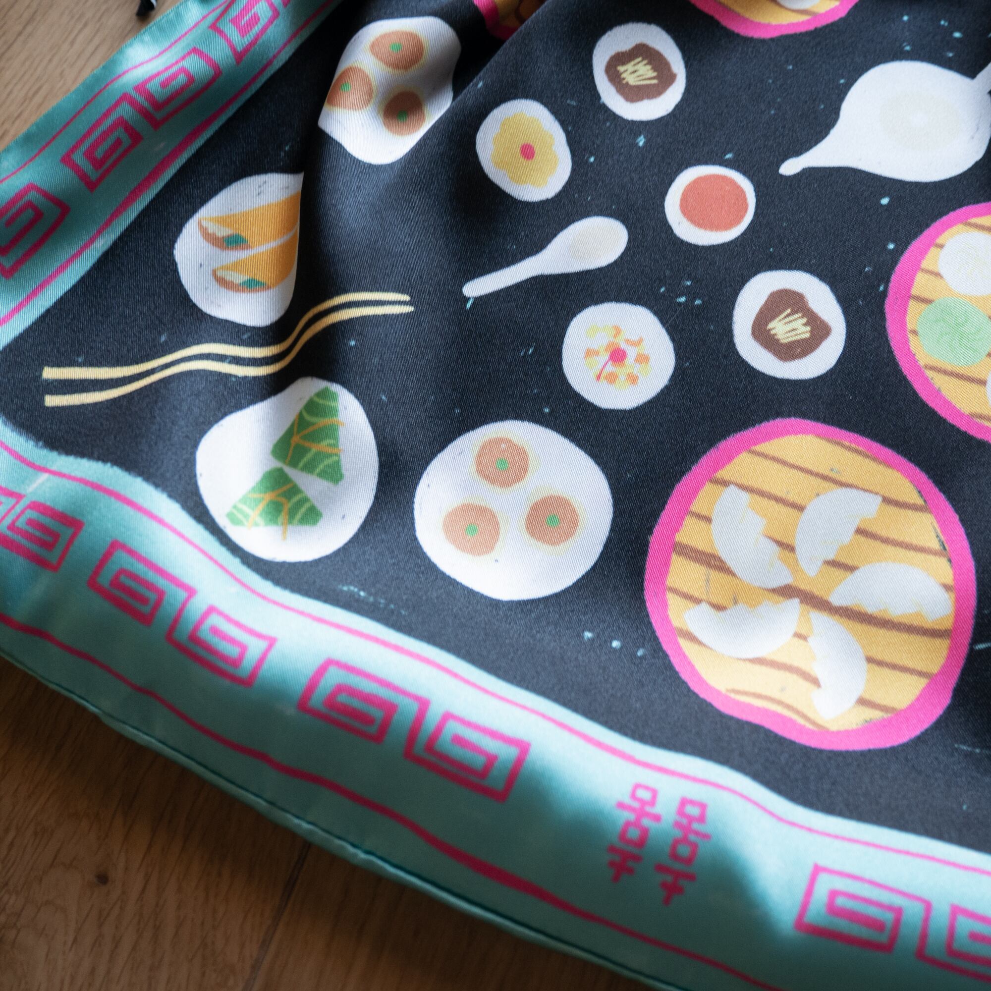 pupupu 2wayおいしい巾着バッグ純喫茶柄と中華柄のリバーシブル 【公式