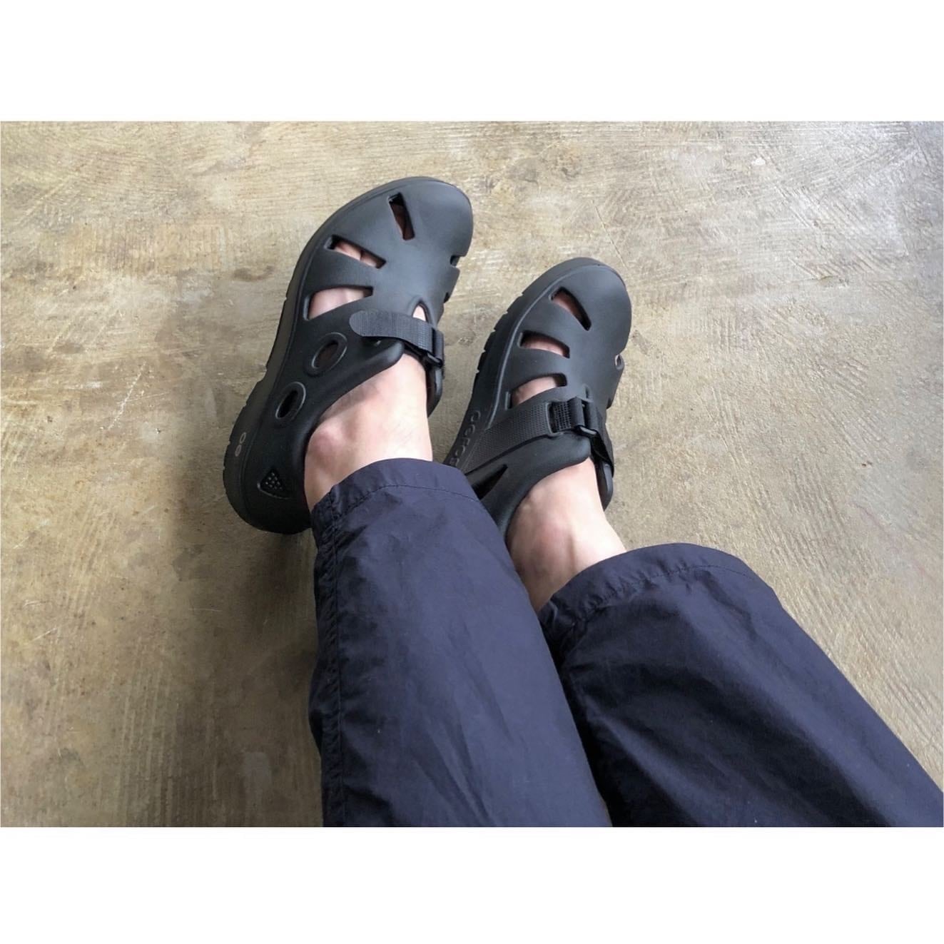 OOFOS(ウーフォス) OOcandOO Recovery Sandals | AUTHENTIC Life Store powered by  BASE