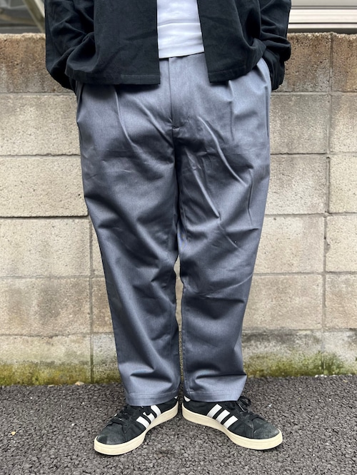 TWO TUCK TROUSERS