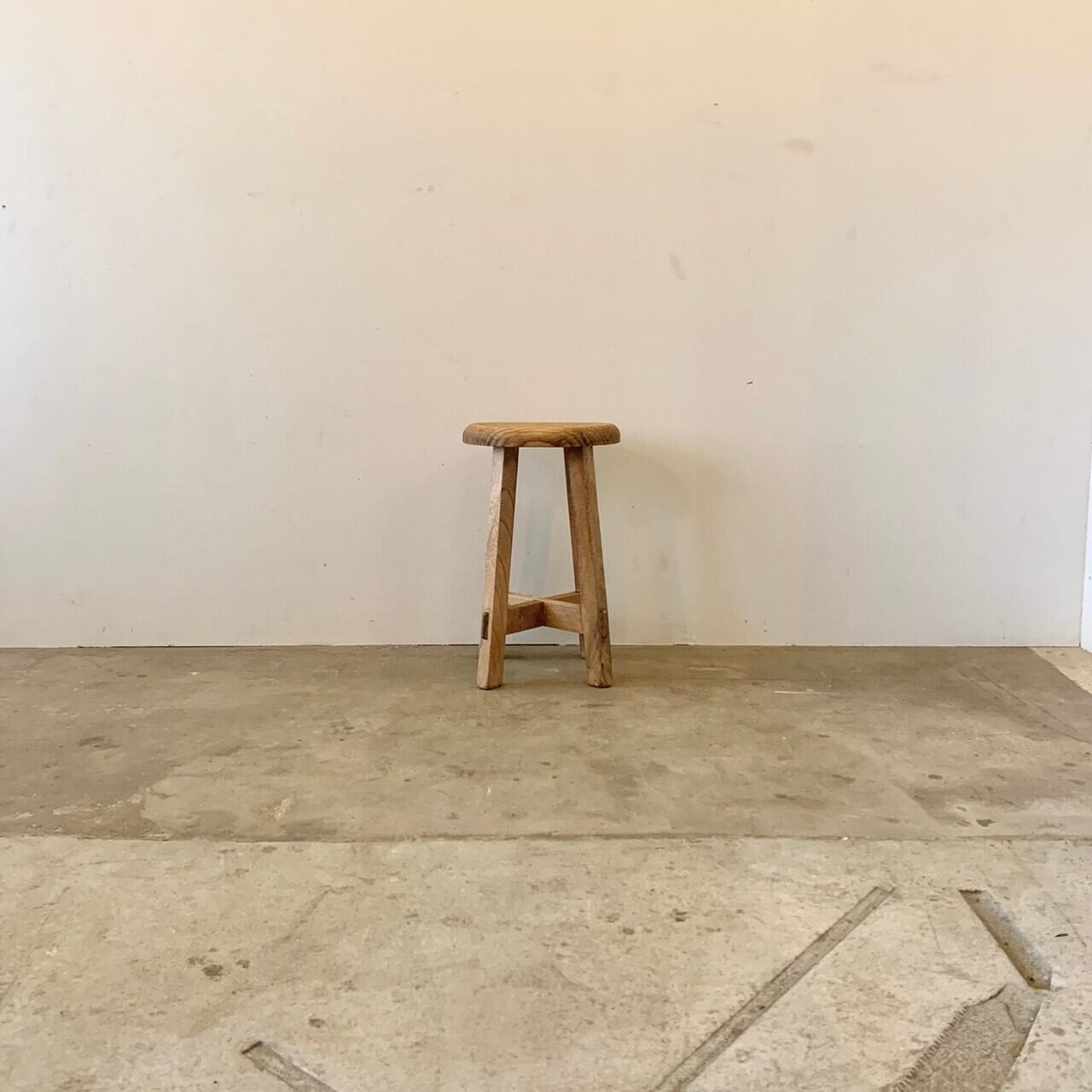 丸椅子　木のスツール　古家具　no.421