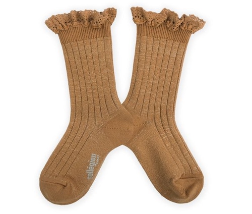 Collegien- Victorine Glitter Ribbed Crew Socks with Lace Trim / Caramel au Beurre Salé