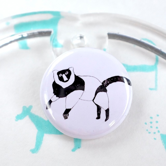 【CHIQON】ROUND 缶バッチ「ぴょん」