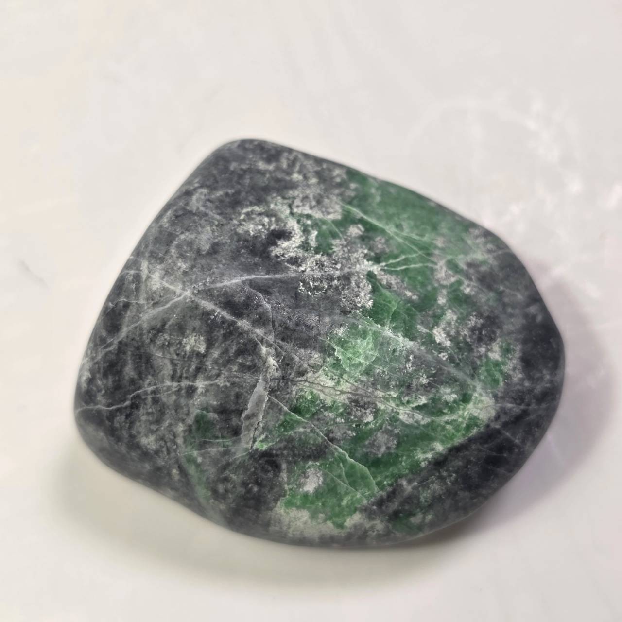 原石 | 糸魚川翡翠工芸家 赤羽可行BASE