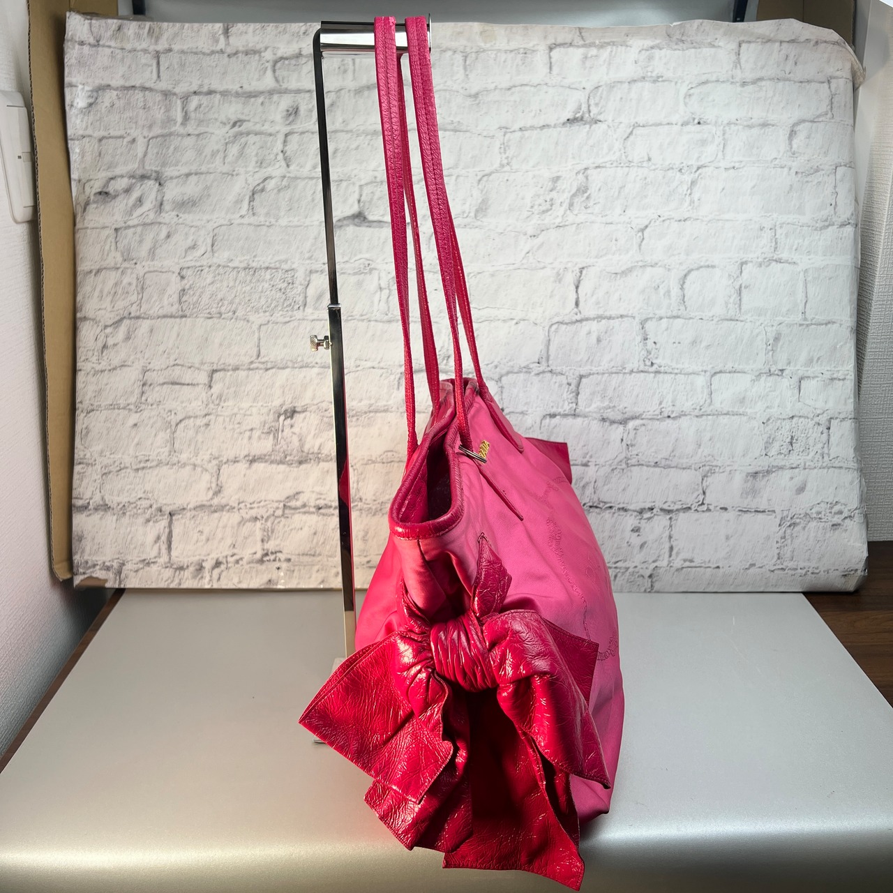 PRADA プラダ  三角プレート ナイロン トートバッグ ピンク A-9816