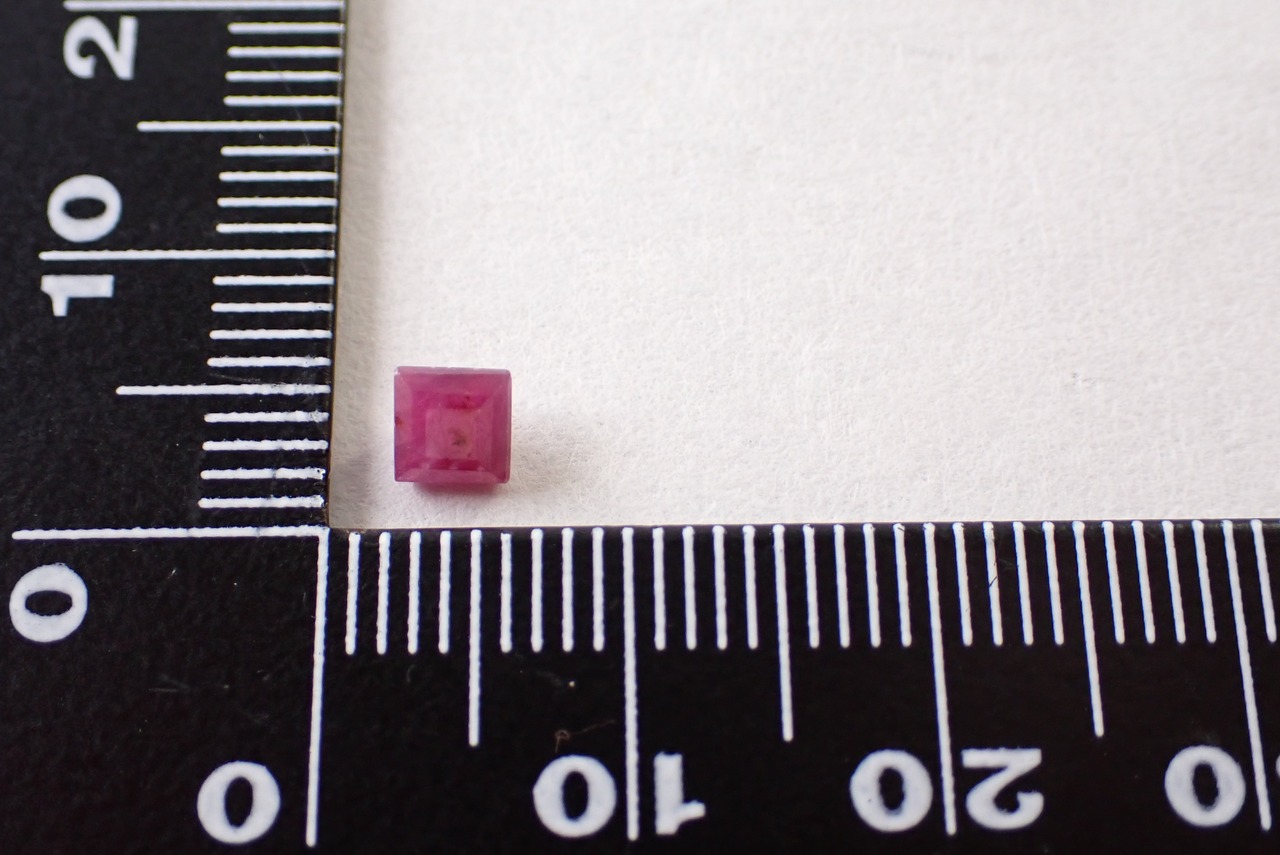 ルビー　0.48ct　[C4‐925]
