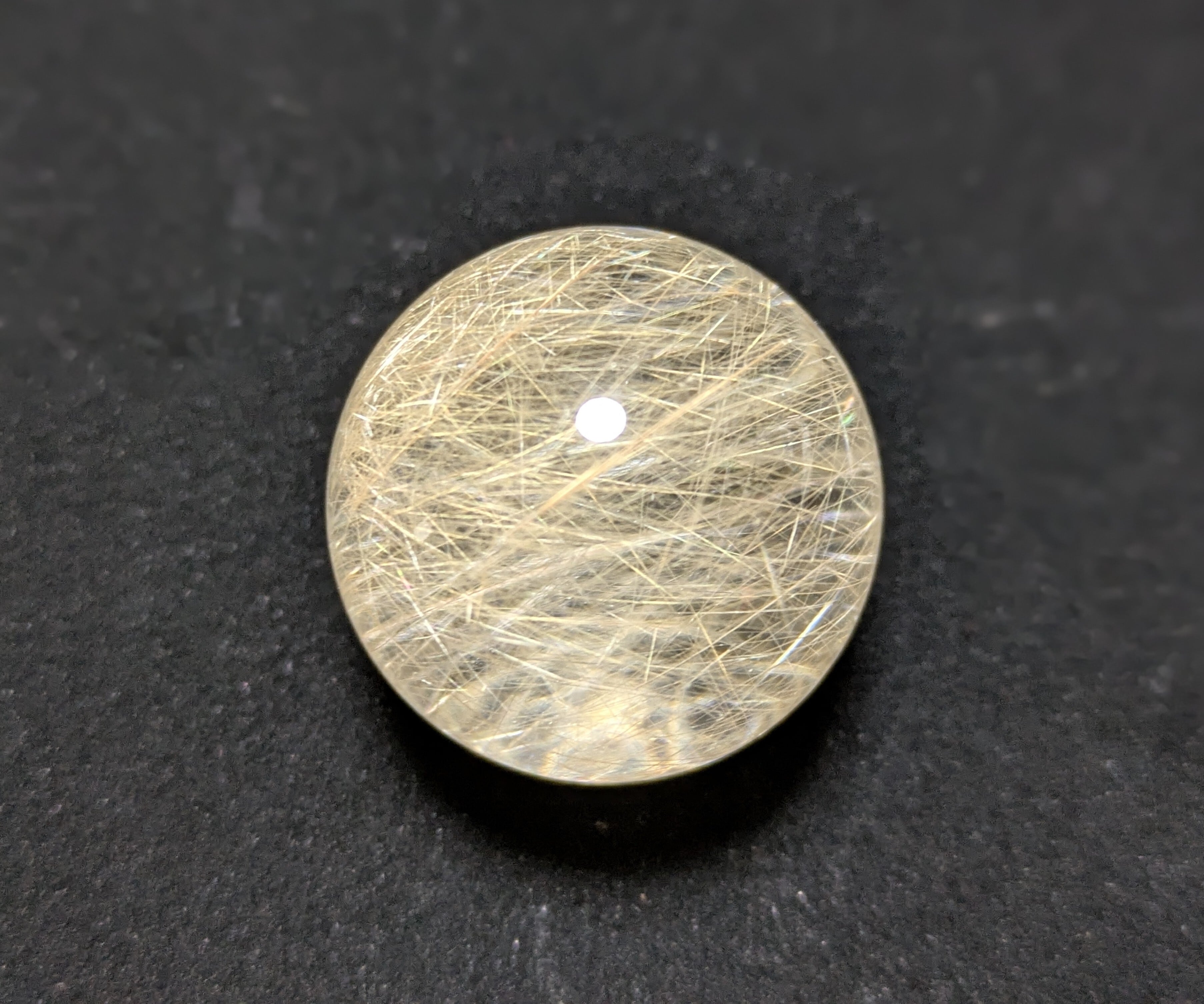 繊細な光!ゴールドルチルインクォーツ スフィア