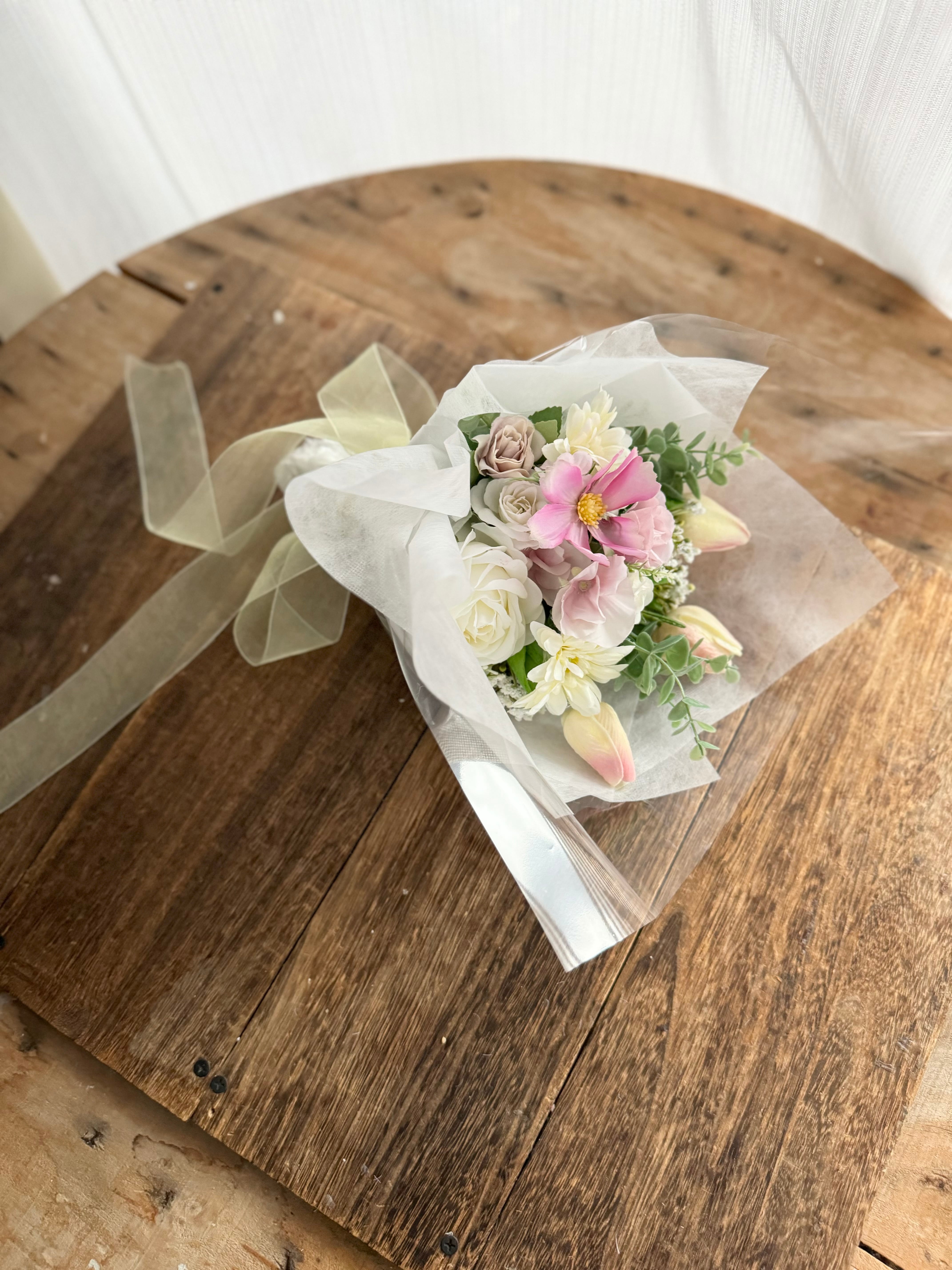 花束•*・ピンクチューリップ×白ガーベラ | houkiboshi