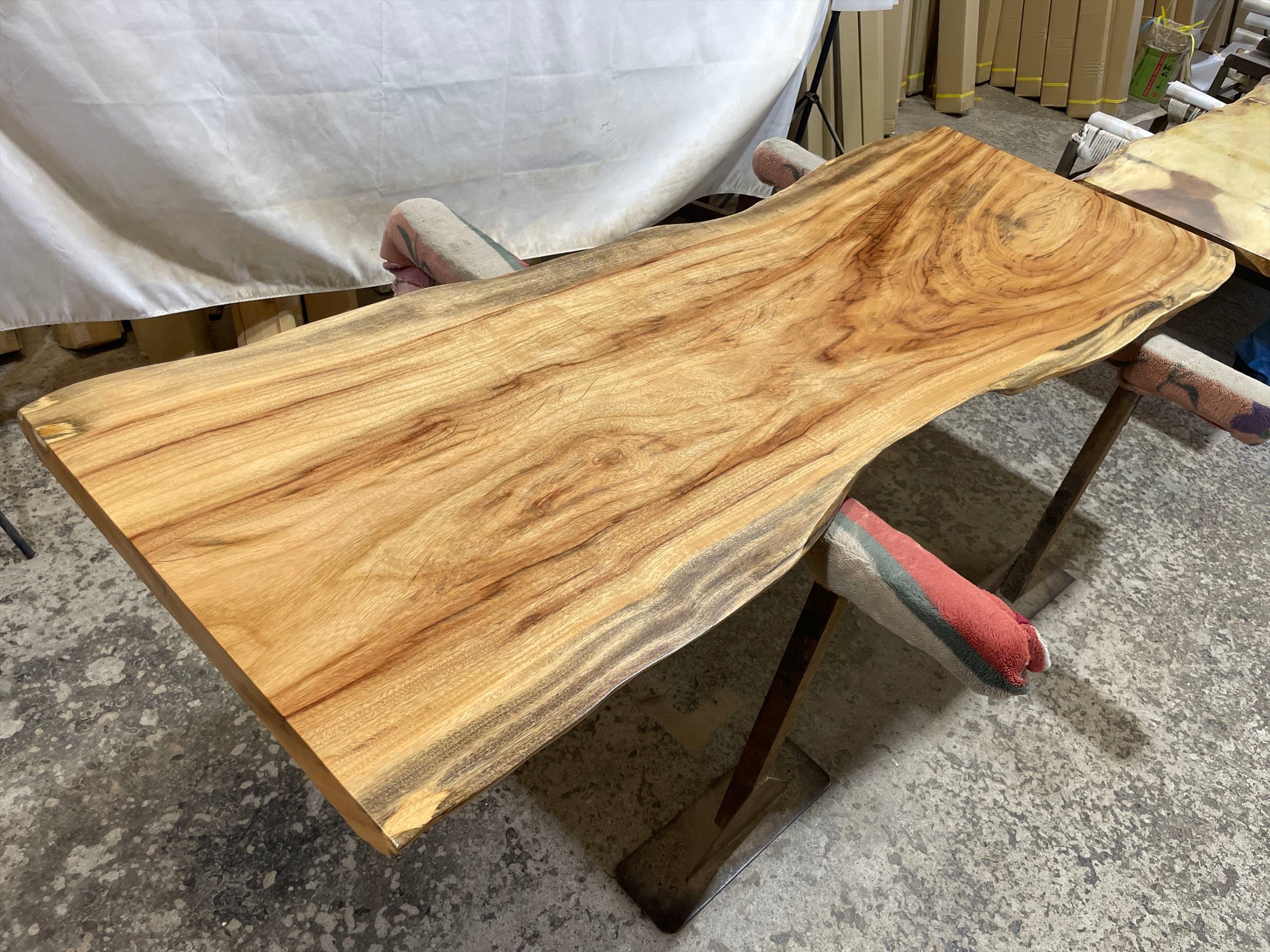 一枚板 長尺運賃別商品】クス9698 楠 一枚板無垢材 2090x560-470-640x44mm