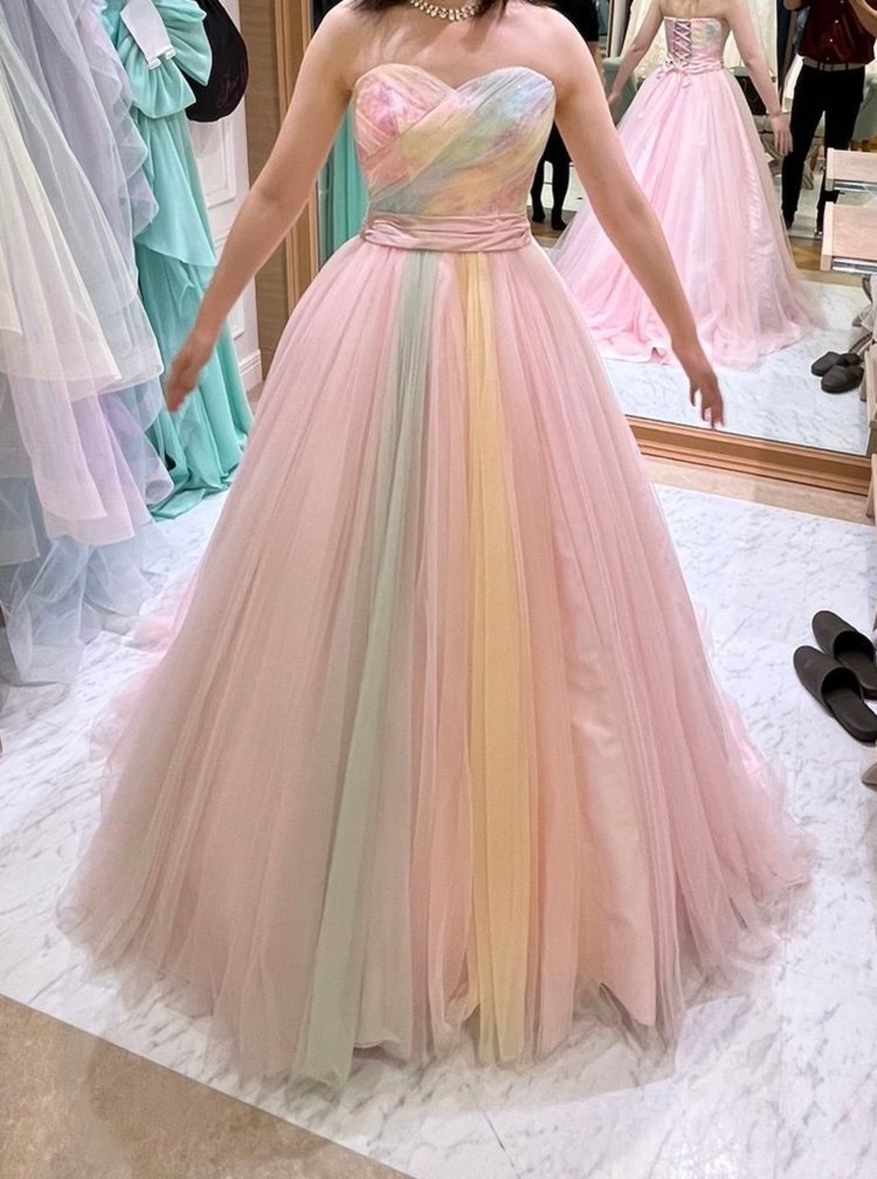 カラードレス レインボー 薄ピンク オーバースカート 編み上げ  