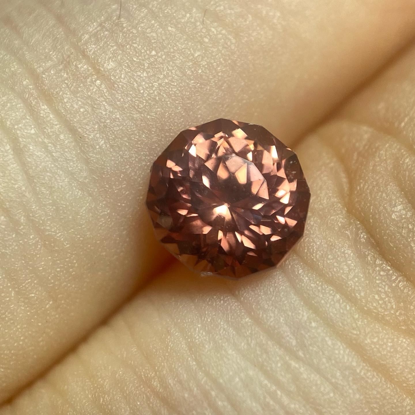 ダリアなジルコン