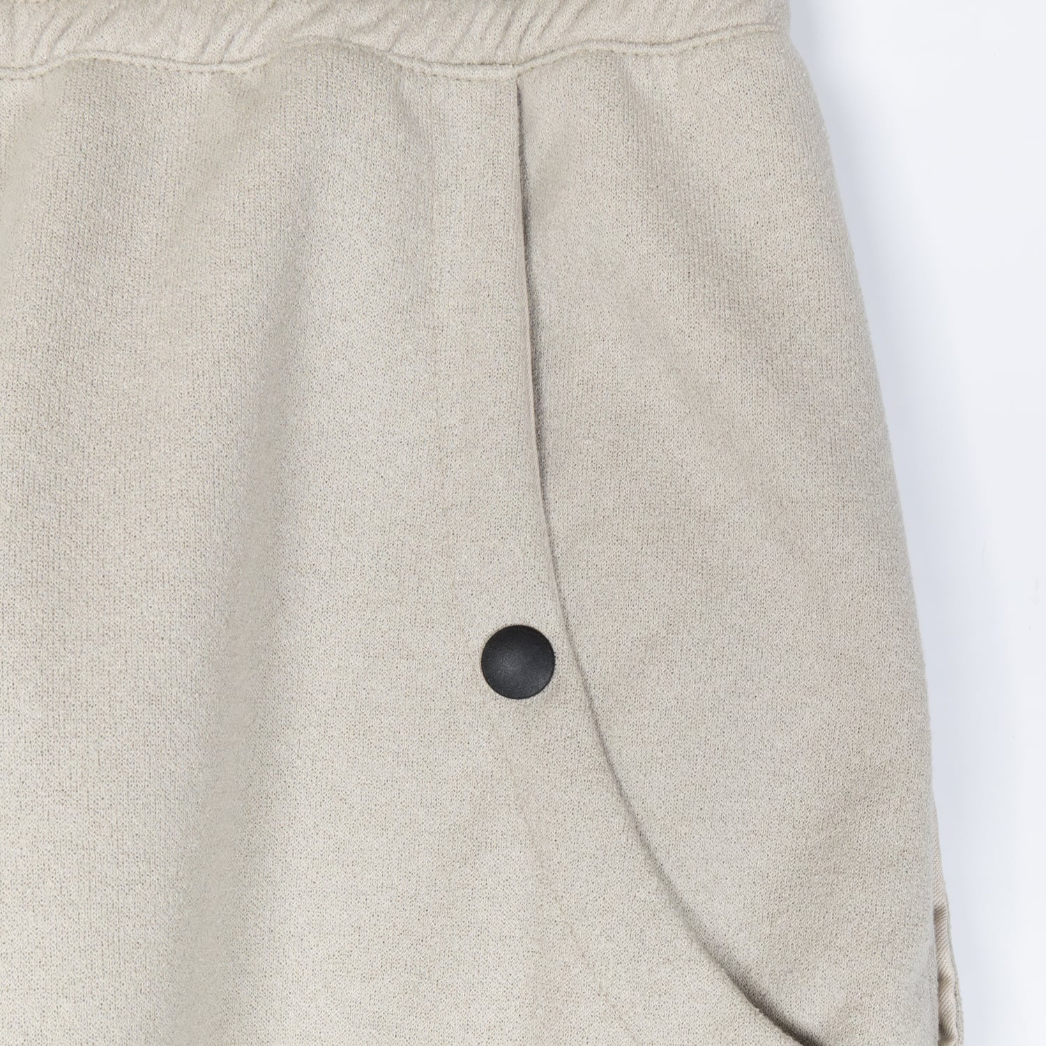 UNEEK BASEMNT - Discover independent style.