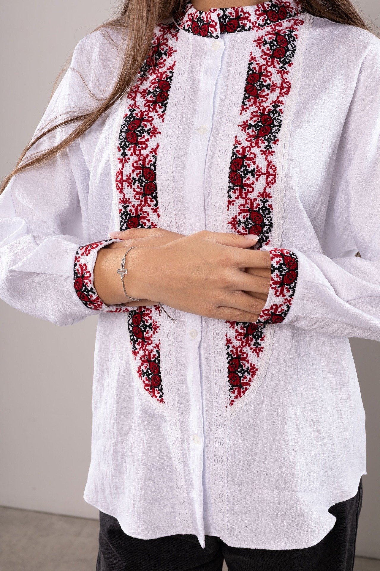 ウクライナ刺繍ヴィシヴァンカ クロスステッチ　手刺繍　ブラウス　麻　レディース・フリーサイズ - 11