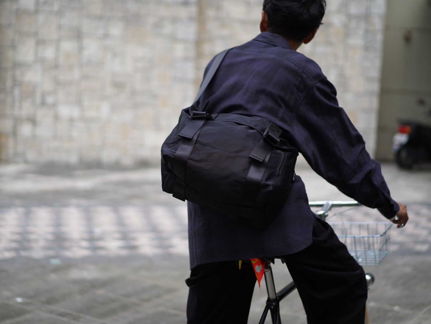 AMIACALVA(アミアカルヴァ) / RESTOCK Gabardine messenger bag Medium