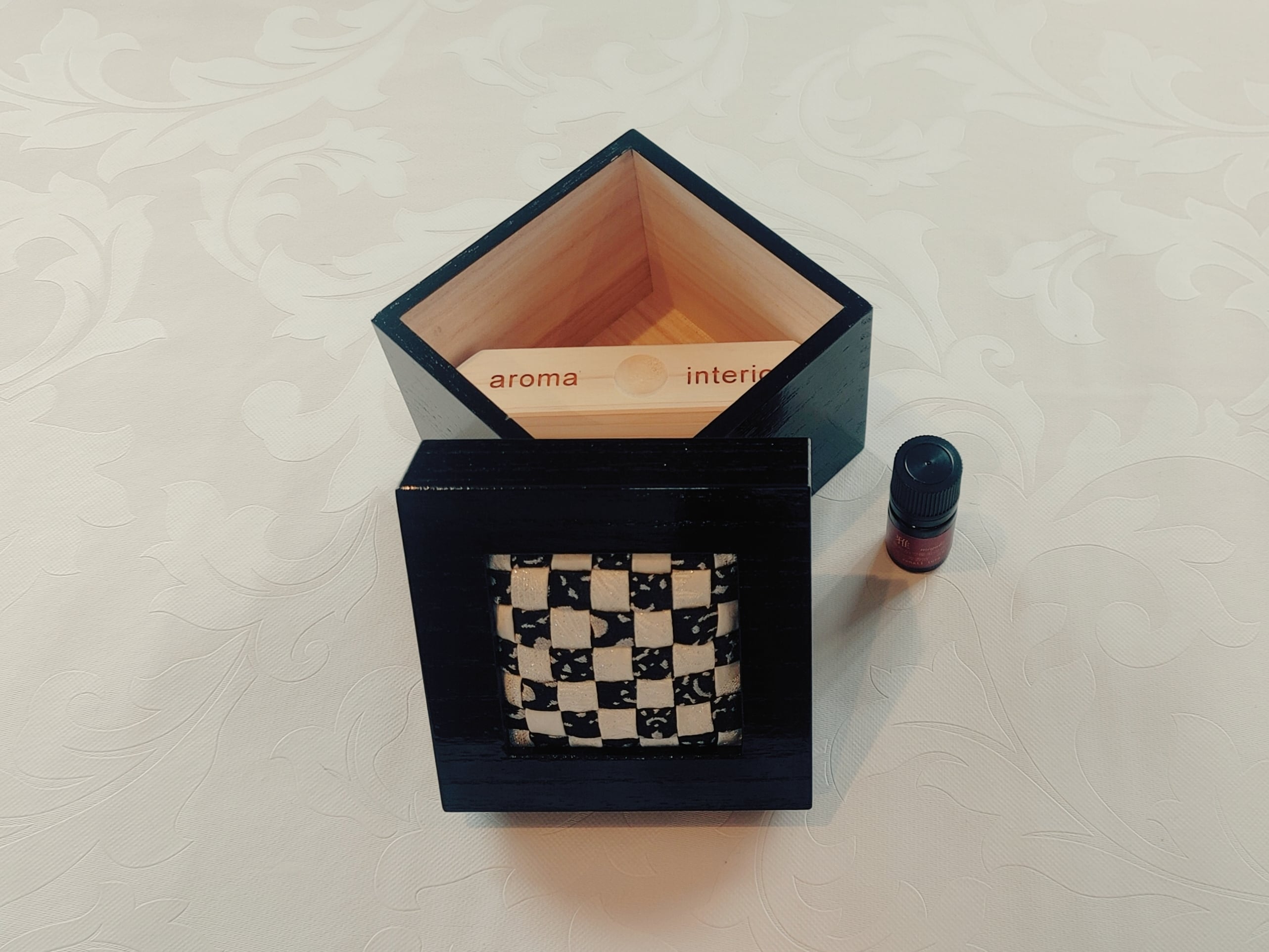 CUBE雅ーmiyabiー白・癒しのアロマinterior（メッシュ・ピンク系） お