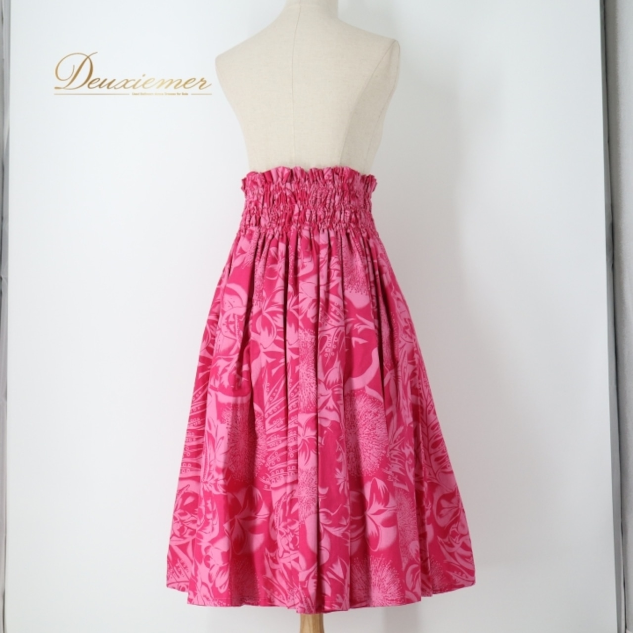 フラダンス 衣装 パウスカート ピンク系 プルメリア柄 モンステラ柄 ハワイアンプリント アロハ フラ ダンス レッスン 練習 シングル スカート フレア 華やか 鮮やか かわいい おしゃれ 軽やか ふんわり ピンク フラダンス衣装 練習着 フラダンス用 スカート 練習用 ピンクフラダンス トロピカル かわいいプリント レッスン用 お洒落 ふんわり感 おしゃれなデザイン