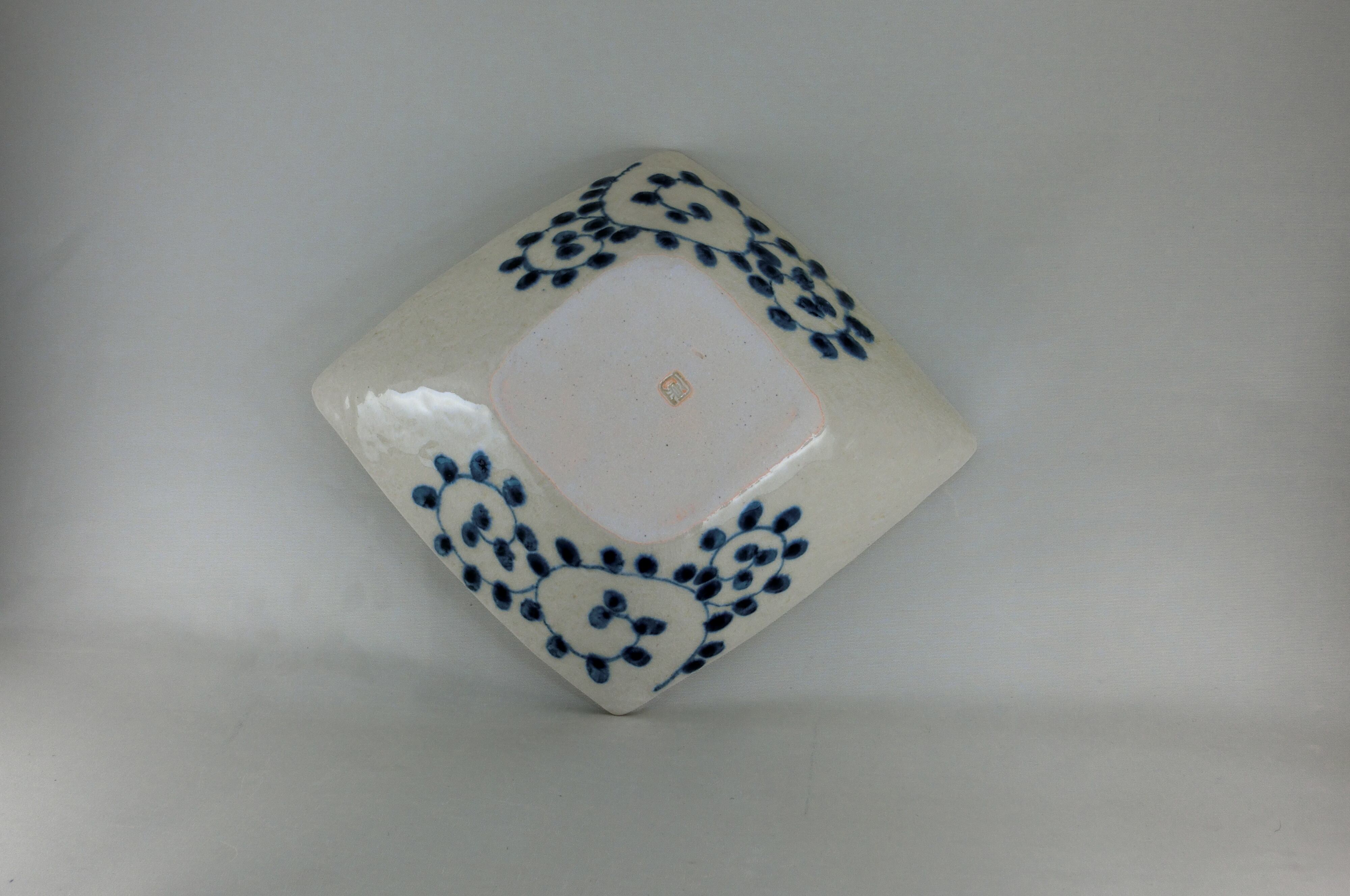 アラベスク菱鉢（宗山窯）