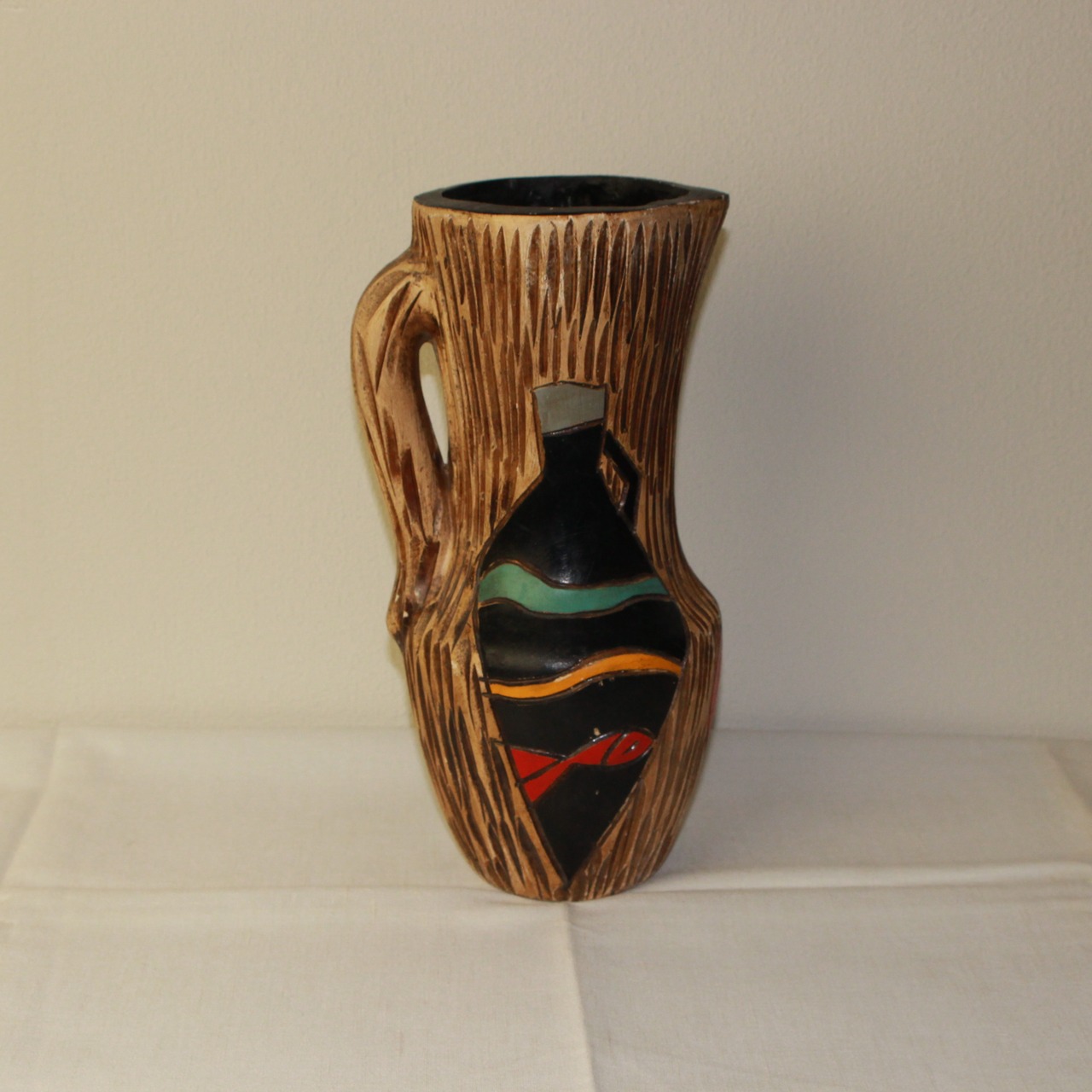 アンティークの時間に花を添える花器