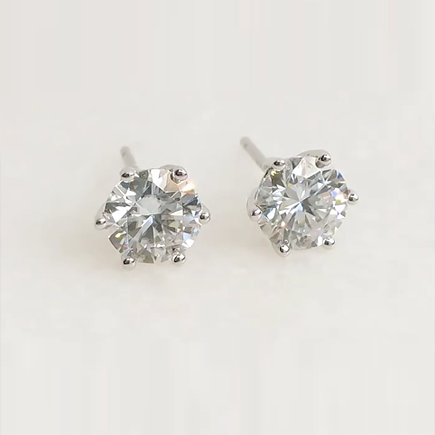 モアサナイト 1.0ct 1カラット ピアス(両耳用)】1カラット