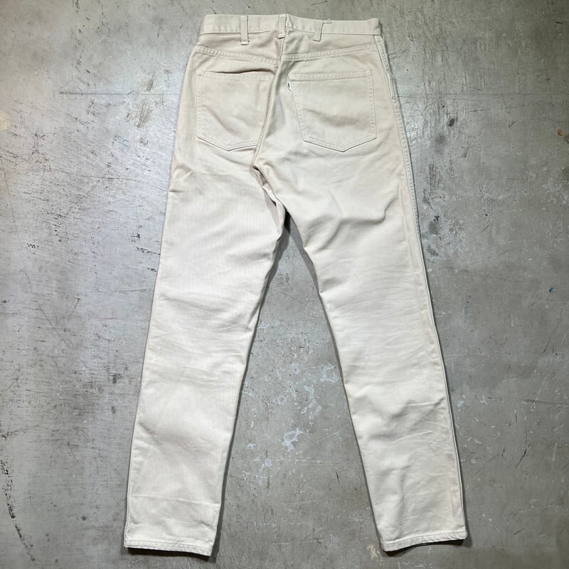 WHITE LEVI’S  SLIM FITS  518 コットンツイル