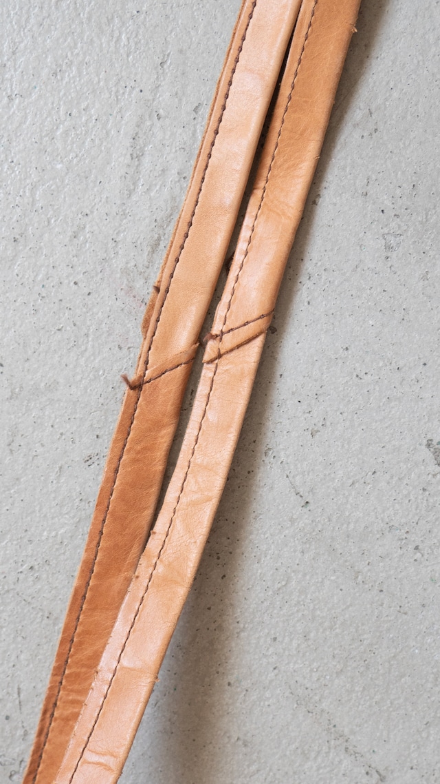 unknown vintage Leather shoulder pouch