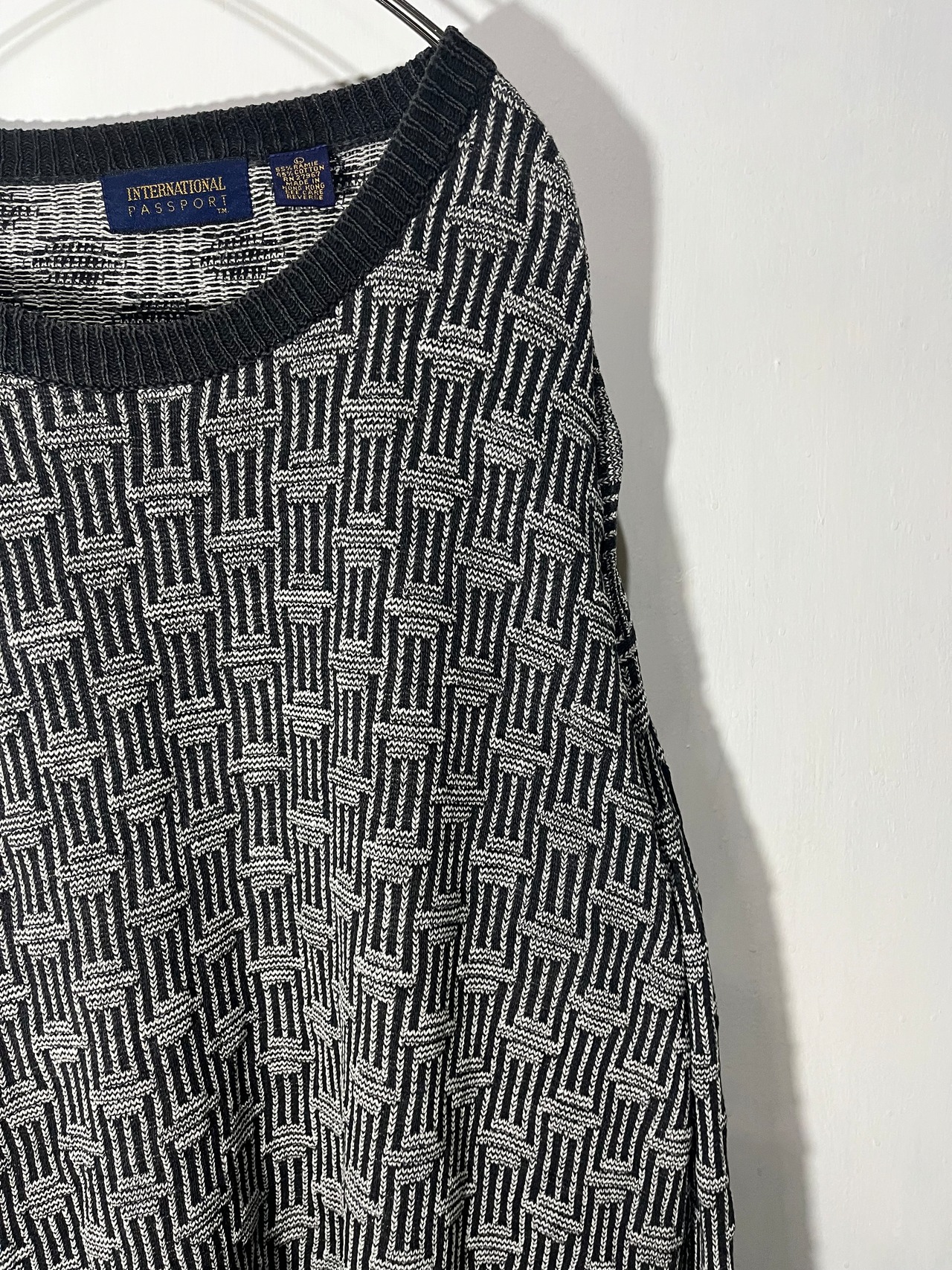 90's NTERNATIONAL PASSPORT Sweater【L】