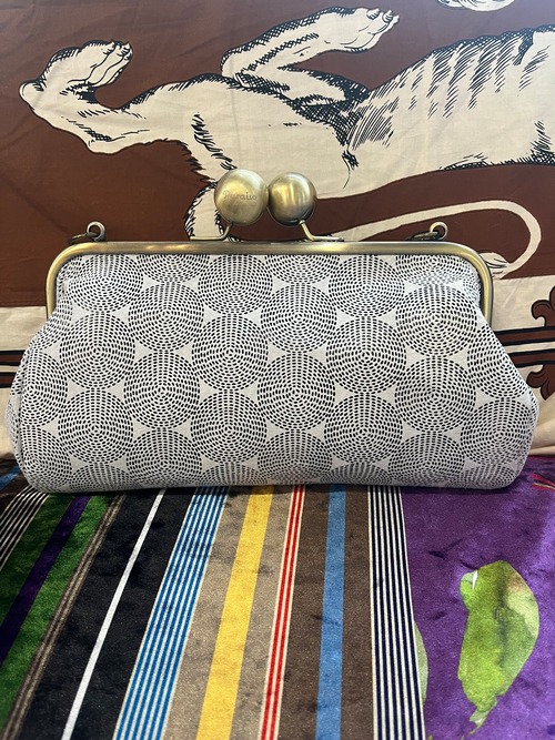 スクエア　ホワイト　ノバク