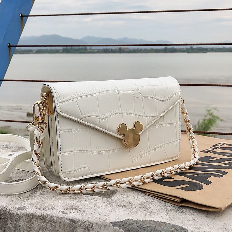 ウエスタンセンスの小さなバッグレディース2020新しい流行のファッションのすべての一致チェーンショルダーバッグネット赤メッセンジャー小さな正方形のバッグ Tiancai_Wing_Bag3121739