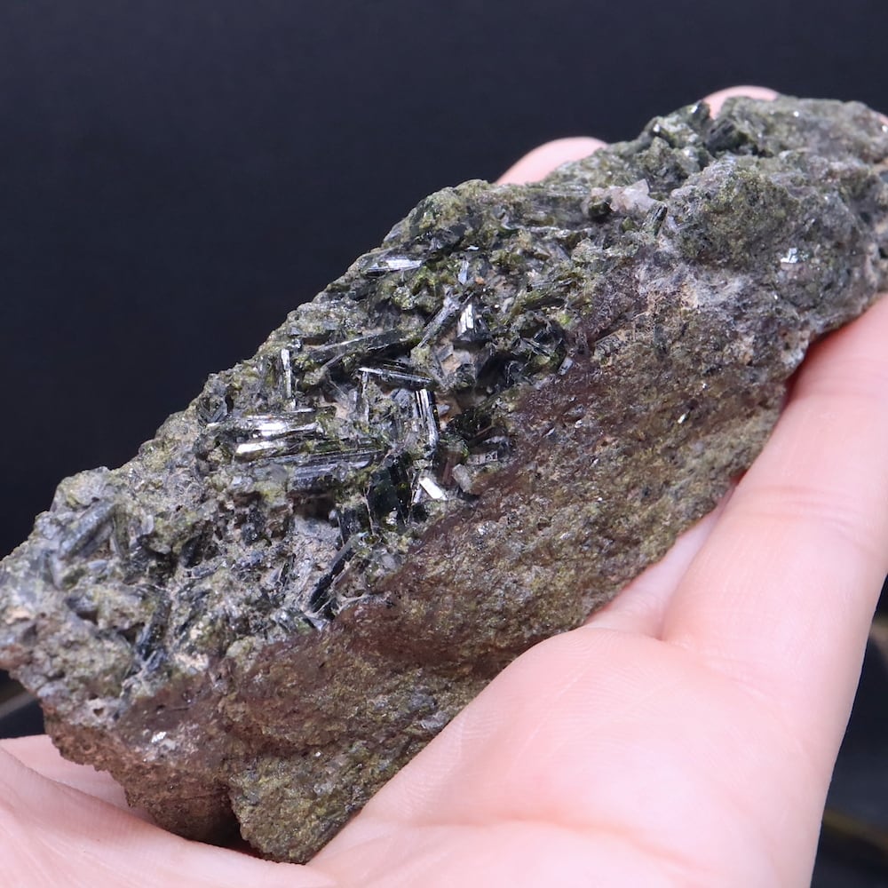 自主採掘！ エピドート 緑簾石 173,5g EPD022 原石 鉱物 天然石