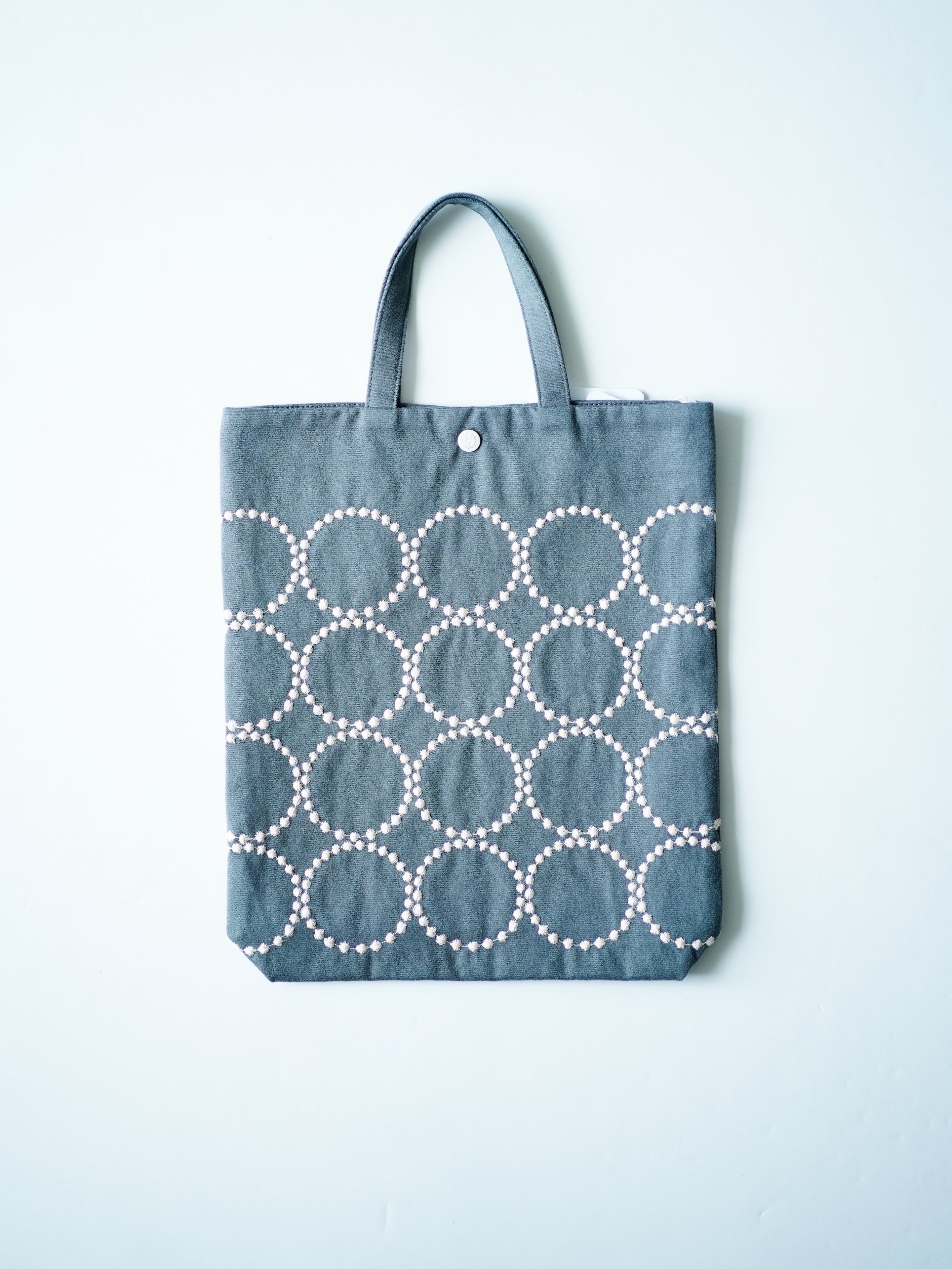 〈 mina perhonen 25AW 〉 kanssa tote "バッグ" / ADA7296P / グレー x Mサイズ