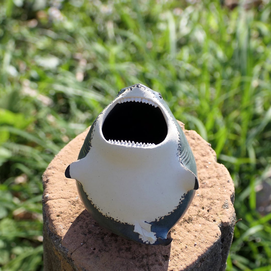 ホホジロザメ形酒器 | セラミミックonlinestore