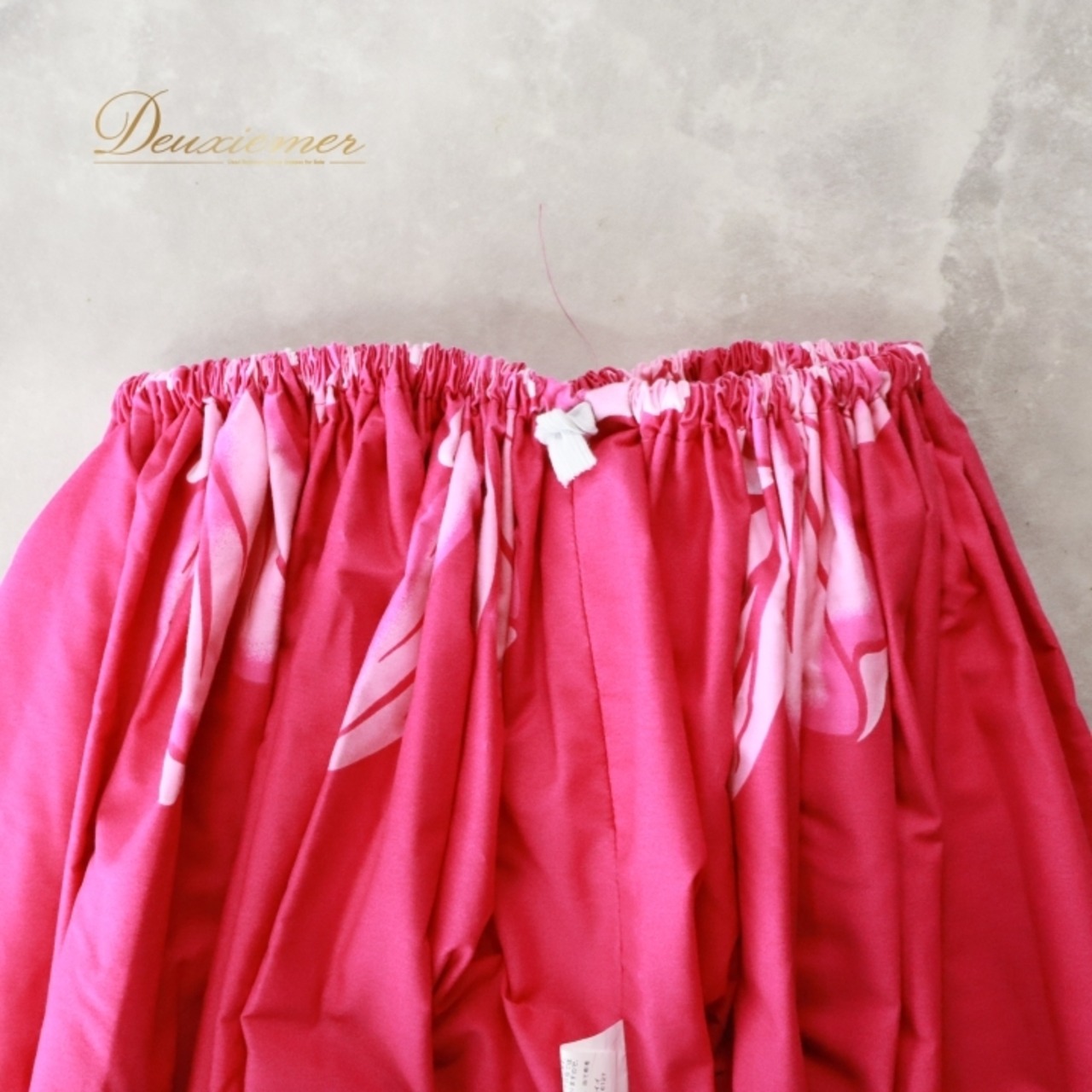 フラダンス 衣装 パウスカート ピンク系 ハレハワイイ 日本製 プルメリア柄 モンステラ柄 ハワイアンプリント アロハ フラ ダンス レッスン 練習 華やか 鮮やか かわいい おしゃれ シングル スカート フレア グリーン系 イエロー系 ホワイト系 ハワイ デザイン ルース フェミニン エレガント 夏 コスチューム 軽量 プレゼント ダンス衣装 プリントスカート ビビッドカラー オシャレ レディース 送料無料