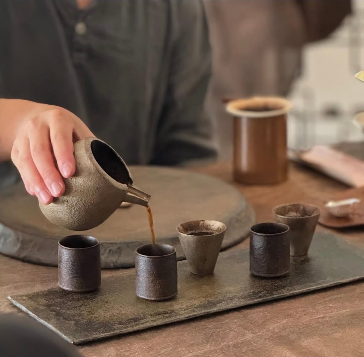 田澤祐介 丸長形片口 蒔地漆 濃錫錆 | gallery 一白