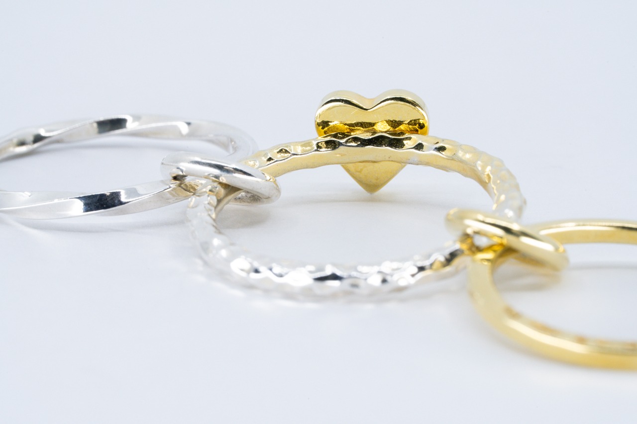 R-123 Three linked Arabesque Heart Ring( 24K Gradient Gold Plated)