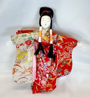 日本人形 山本人形オリジナル 片身替わりのお着物を着たお人形NEW １体 ゆかちゃん 着物 金襴 お人形 手作り プレゼント 日本伝統 海外土産 日本土産 ギフト