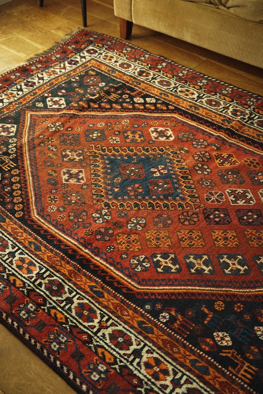 387-Semi antique Qashqai rug