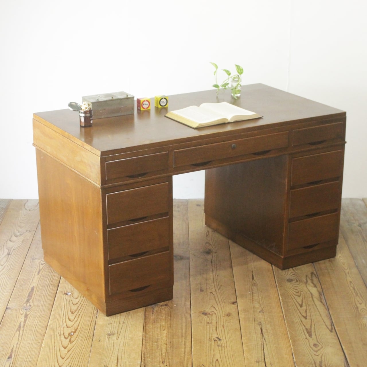 レトロ 両袖デスク 机 書斎 作業台 引き出し 抽斗 9杯 分割可能 木製 古道具 ヴィンテージ/PFT17120