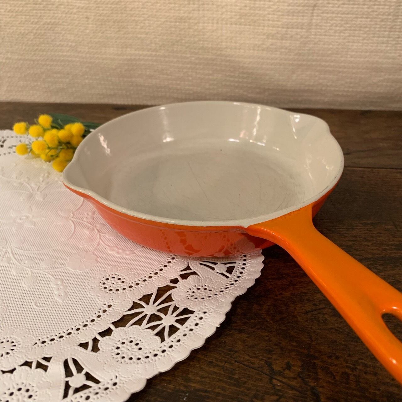 ル・クルーゼ 白の鋳物ホーローフライパン スキレット ビンテージ