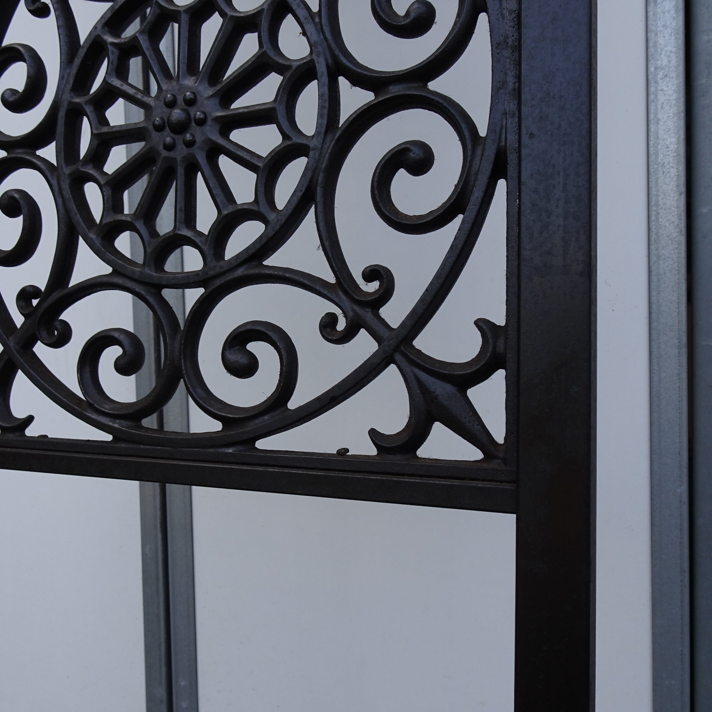 アイアンパーテーション2 | 純喫茶家具の村田商會