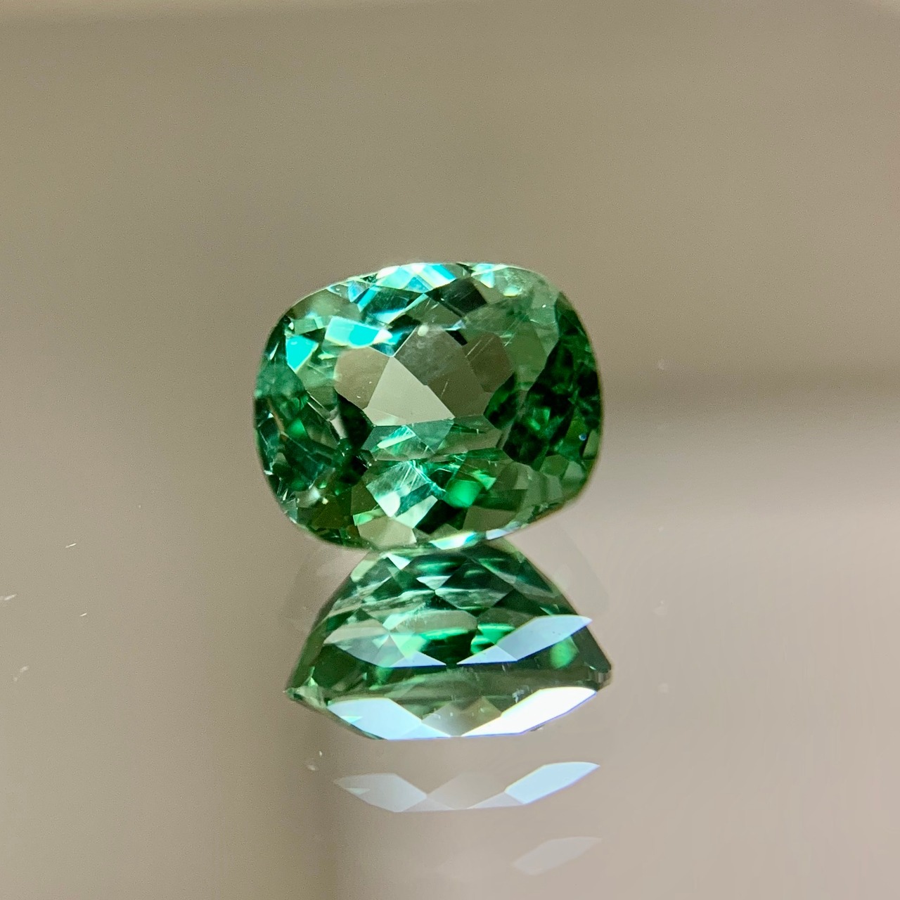 アパタイト 1.150ct グリーン 簡易ソーティング付き No.107