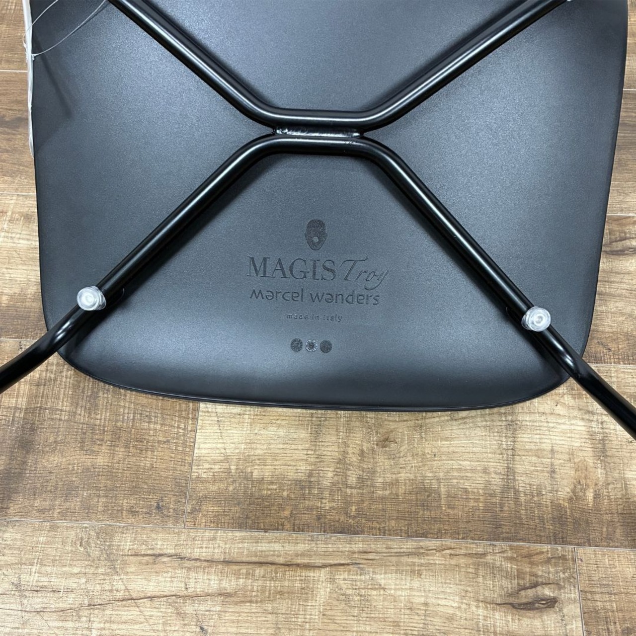 MAGIS TROY 4 legs Chair SD2382  black × PP black 1763C マジス トロイ 4レッグス チェア ブラック × ブラック デザイナーズ家具 保証あり【未使用品】【200サイズ】