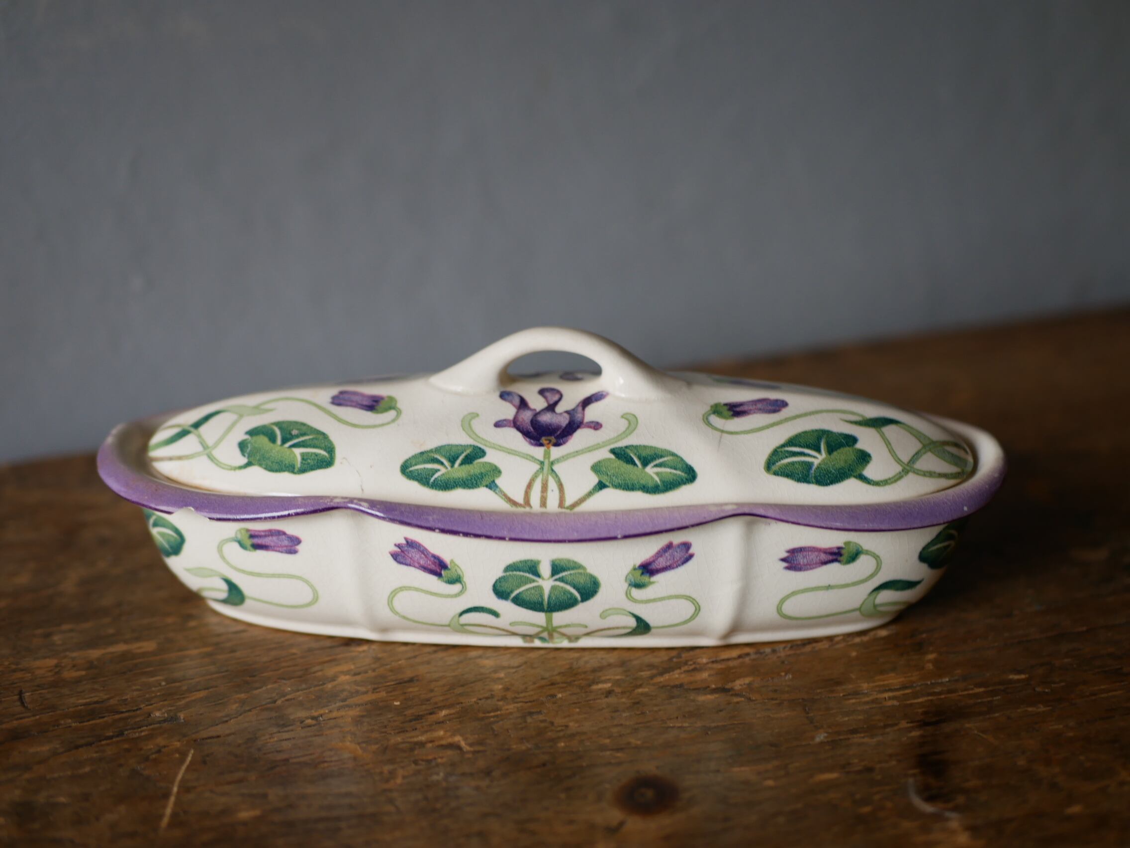 紫の花 アールヌーボー サルグミンヌ 陶器の器 フランスアンティーク ブロカント