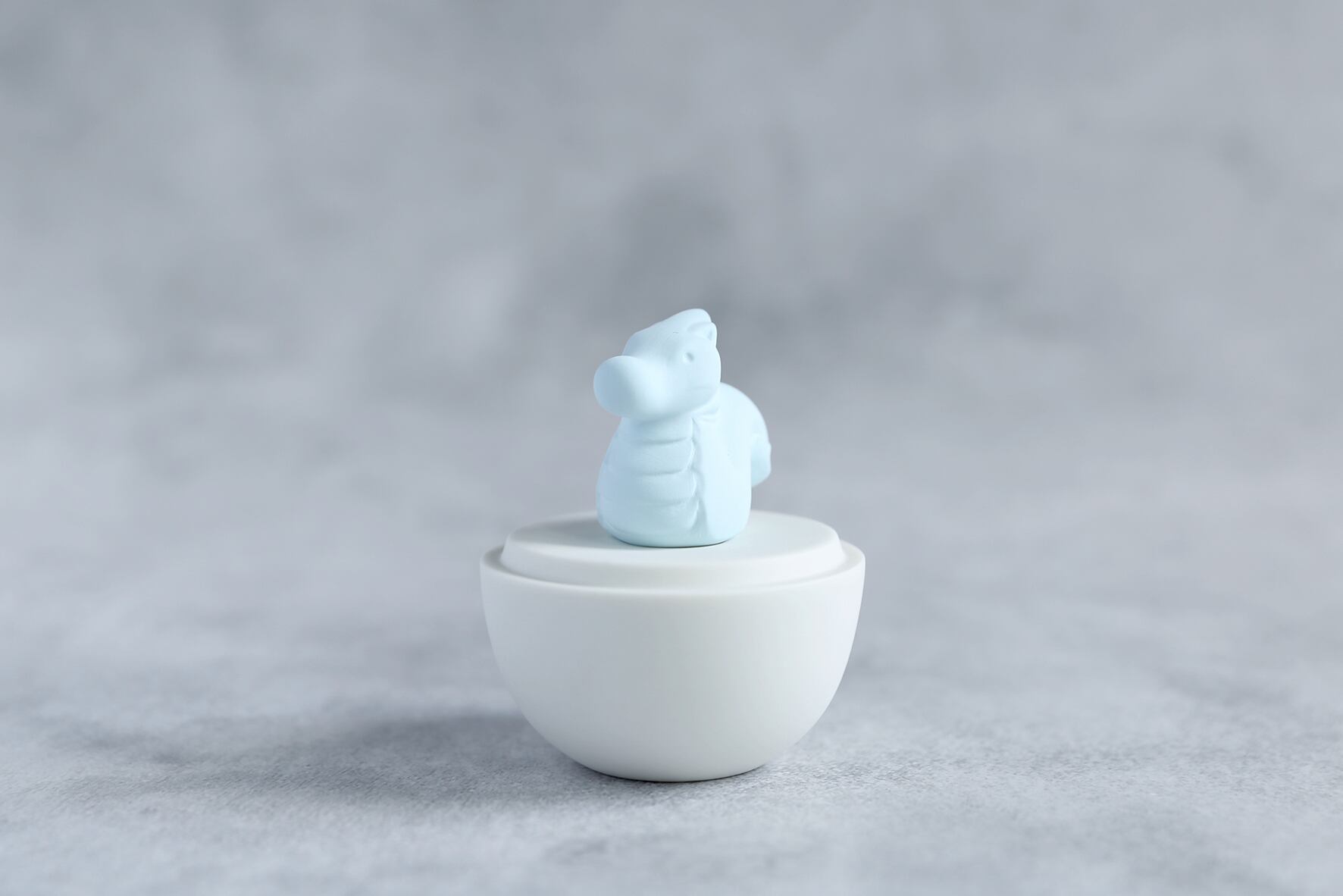 アロマディフューザー誕生シリーズ「卵〜たつ／干支」・・・スウセラ