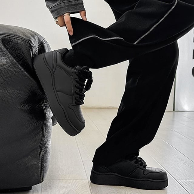 【予約販売】スニーカー 韓国 メンズ 厚底 靴 ブラック 黒 オールブラック 太紐 デザイン お洒落 カジュアル ストリート シック 通勤 24.5cm/25cm/25.5cm/26cm/26.5cm/27cm