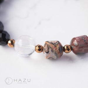 SALE⭐︎伝説と魔除けのお守りブレス［龍宮舎利／オニキス／水晶／ヘマタイト］