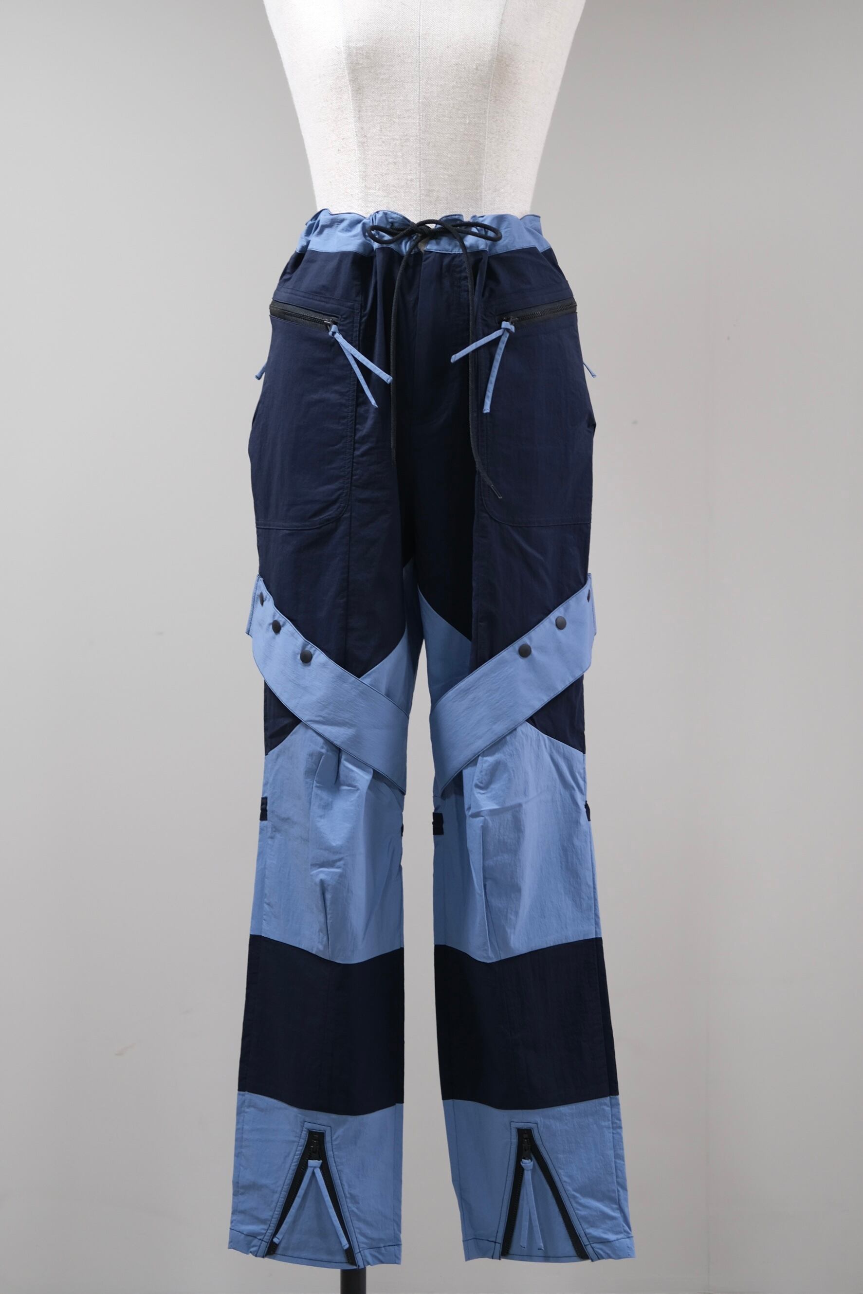 junmikami  ヴァリアブルパンツ JUN MIKAMI ヴァリアブルパンツ 光沢がありハリ感のあるナイロンパンツ